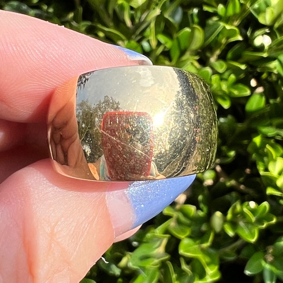 VINTAGE 14K YELLOW GOLD HIGH POLISH WIDE BAND RING MADE IN ITALY SLEEK VERSATILE
